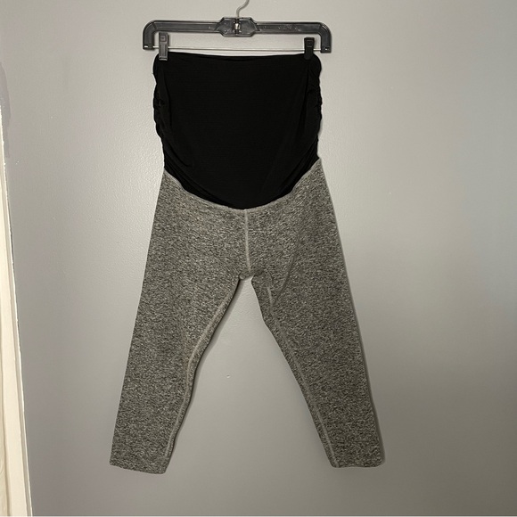 Beyond the Bump Maternity Space Dye Capri Crop Legging - Picture 1 of 9